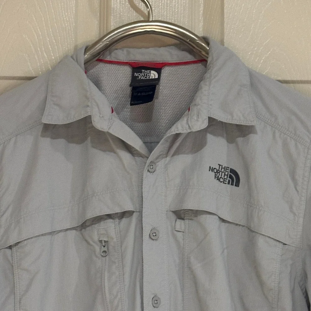 The North Face Mens M Gray Long Sleeve Hiking Shirt Nylon Ventilated Button Up